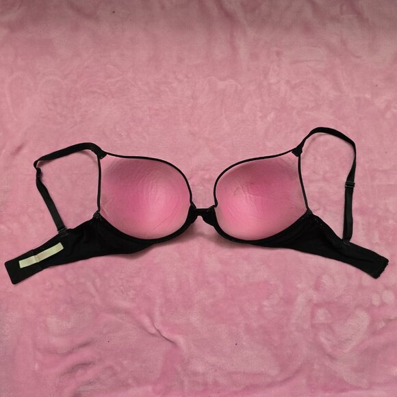 2 pairs of 36DD bras (1 VS & 1 PINK) - Picture 5 of 9
